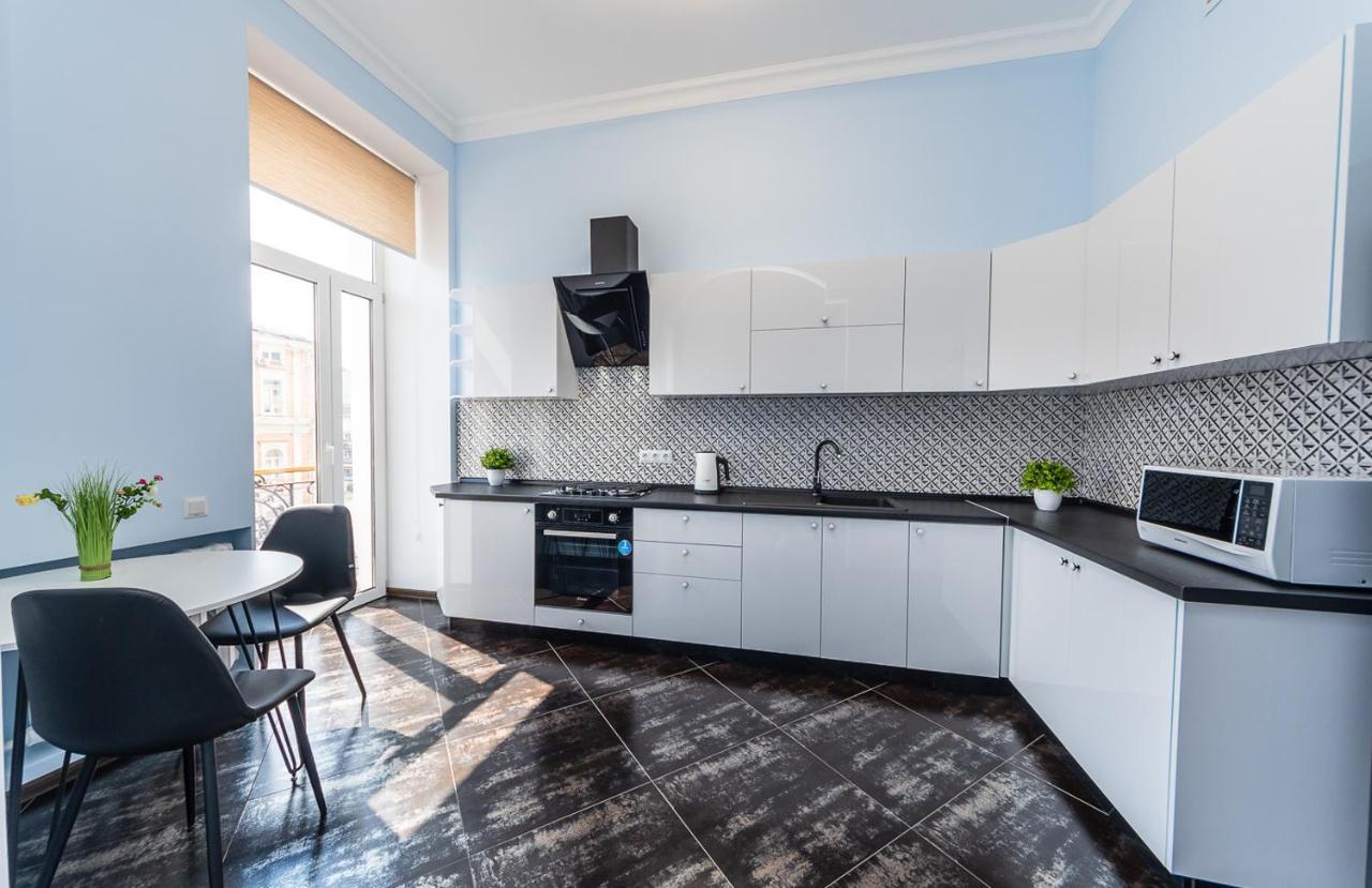 View On Sofievskaya Square Apartment Kyiv Exterior photo