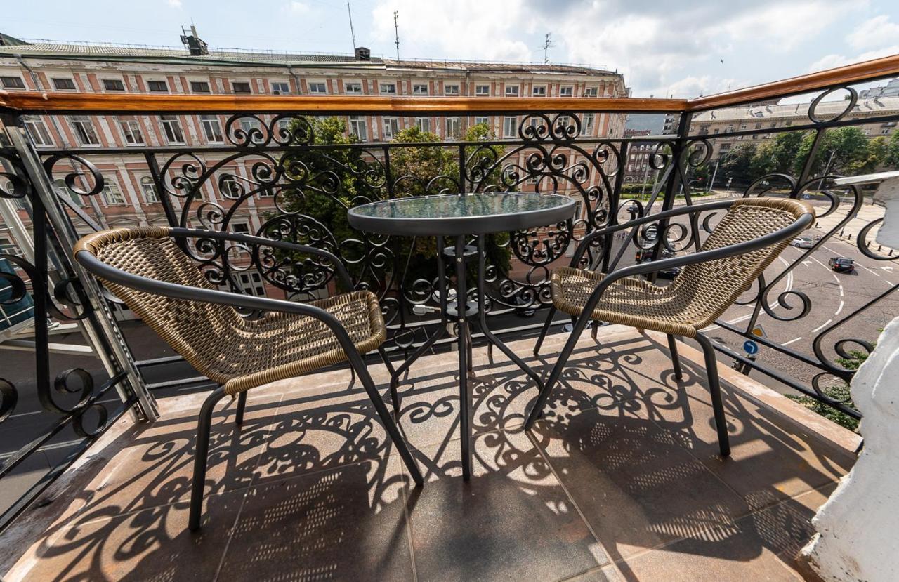 View On Sofievskaya Square Apartment Kyiv Exterior photo