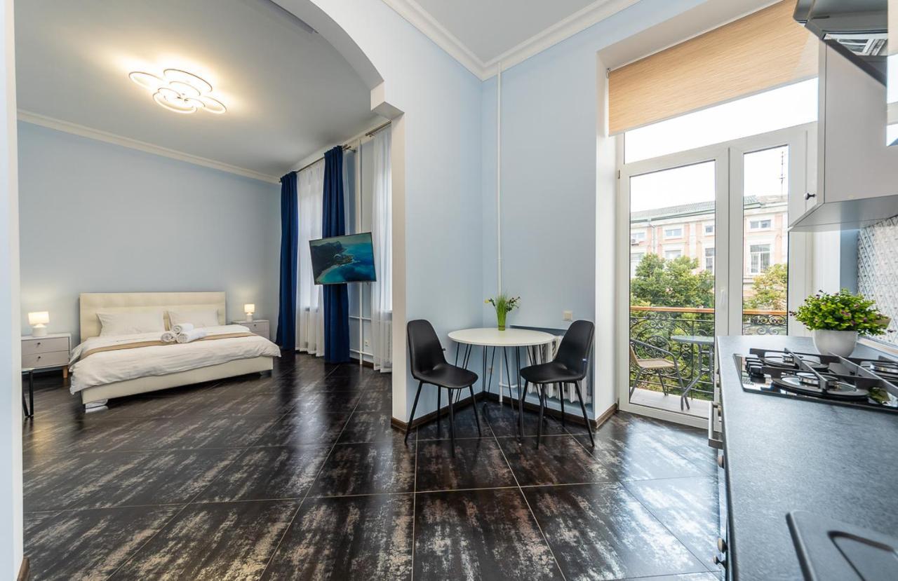 View On Sofievskaya Square Apartment Kyiv Exterior photo