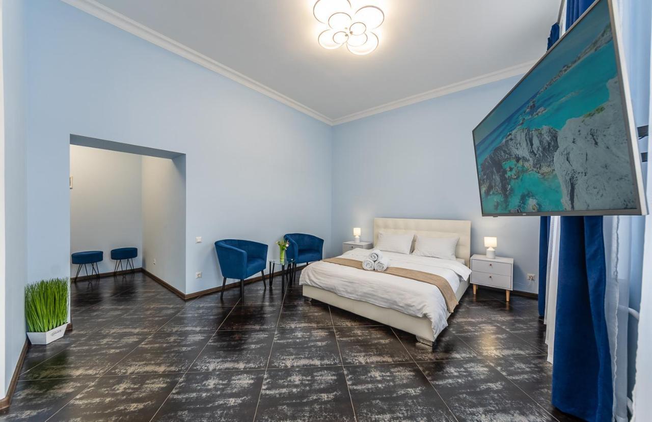 View On Sofievskaya Square Apartment Kyiv Exterior photo