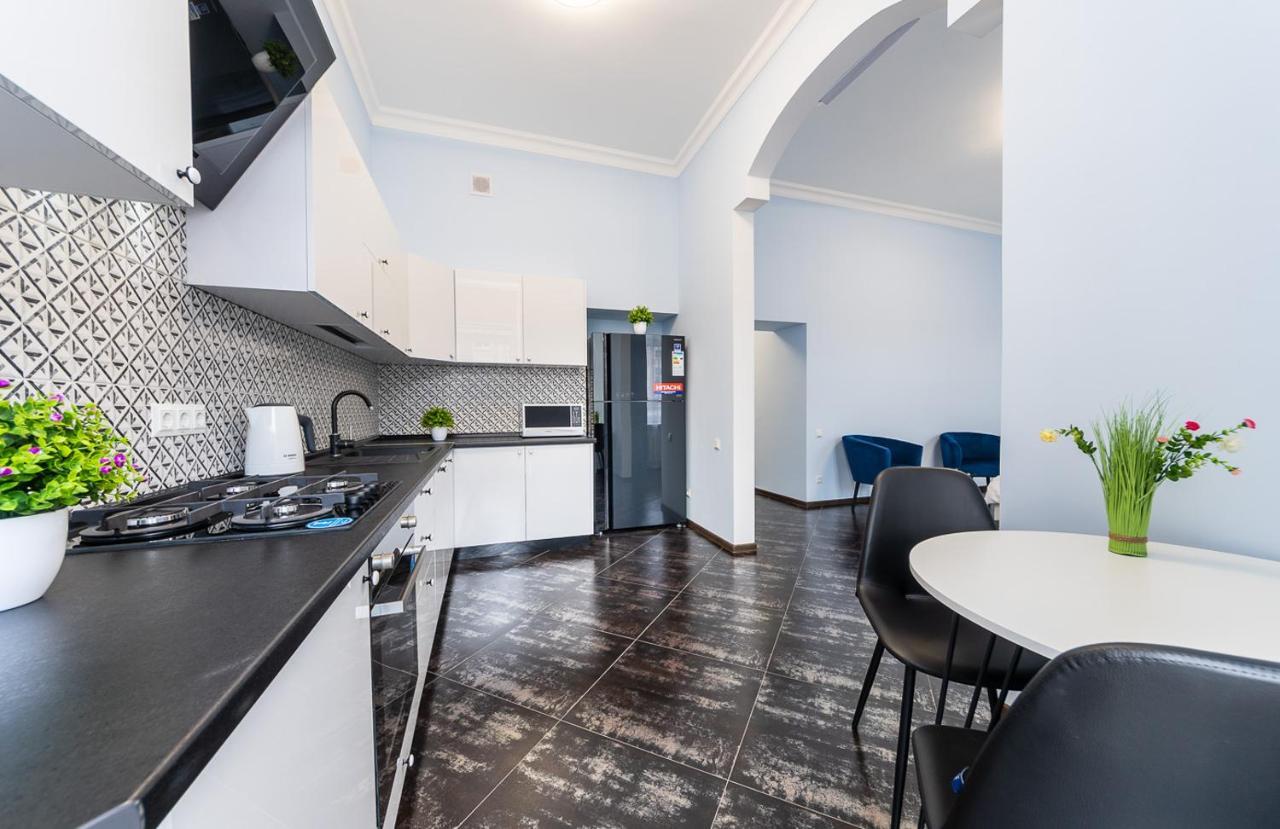 View On Sofievskaya Square Apartment Kyiv Exterior photo
